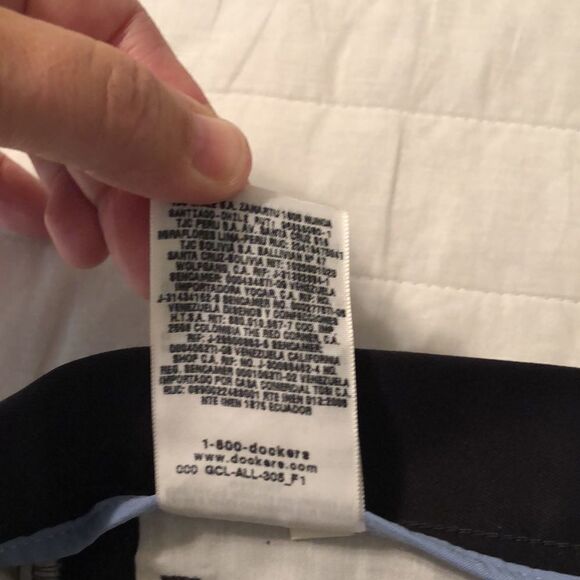 Dockers 38 x 29 Classic Fit Signature Wrinkle Free Khaki Pants in Navy - Picture 14 of 15